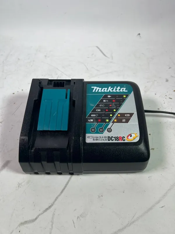 Markenware Makita DC 18 RC Akku Schnell Ladegerät 7,2 V - 18 V - Reparaturgerät