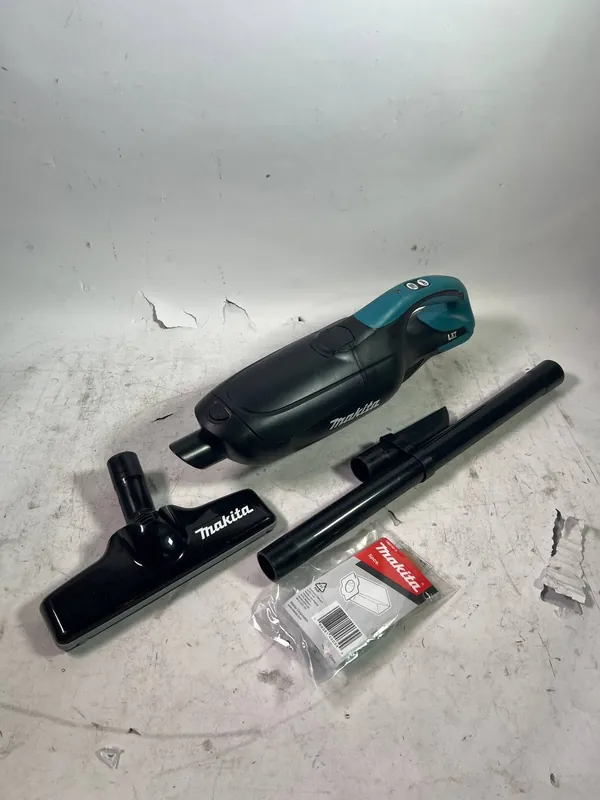 Makita DCL 182 ZB Akku Staubsauger 18 V Schwarz Solo - Gebraucht Preisreduziert