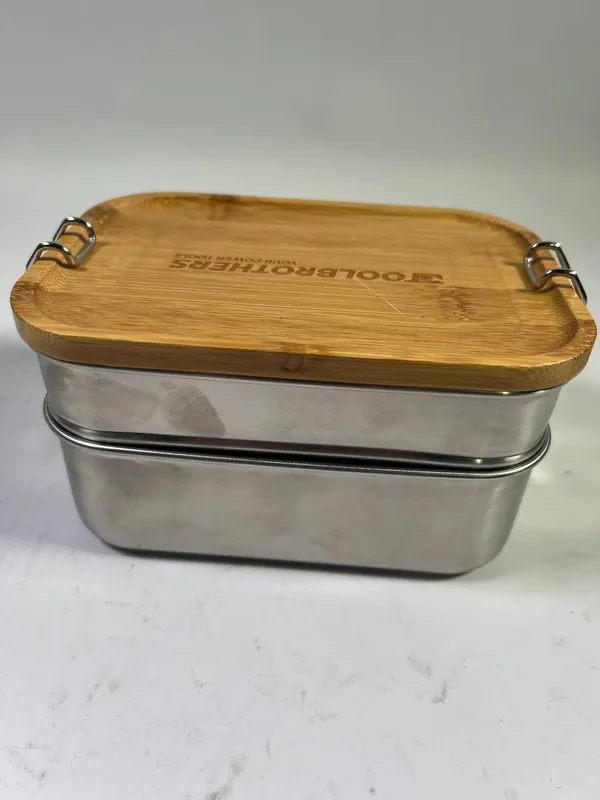 Toolbrothers Fan Edelstahl Brotdose mit 2 Etagen und Bambus Deckel 1340 ml - Leicht gebraucht Bestseller
