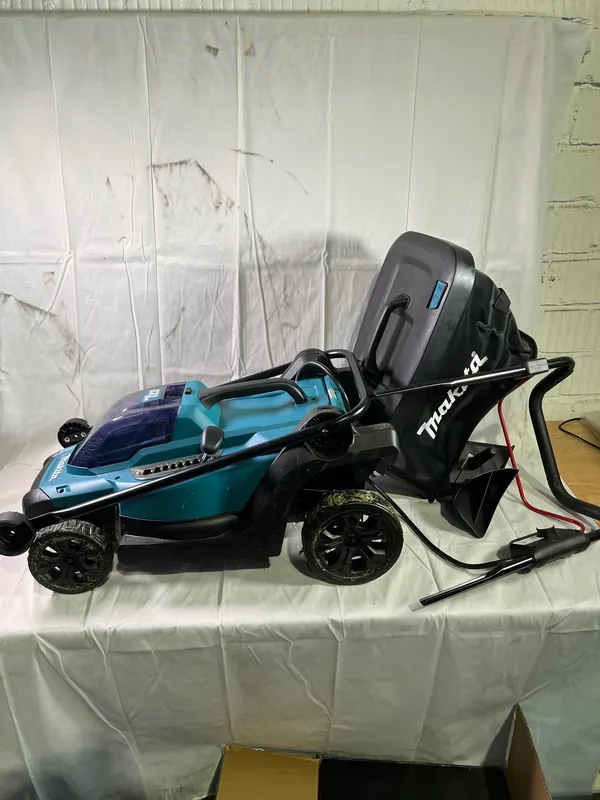 Makita DLM 330 Z Akku Rasenmäher 18 V 33 cm 30 l Solo - ohne Akku, ohne Ladegerät - Reparaturgerät Meistverkauft
