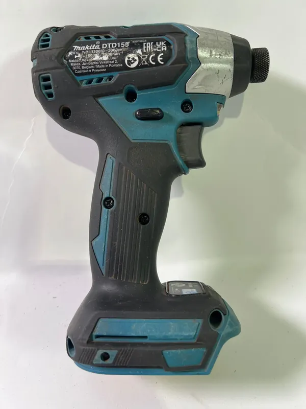 Makita DTD 155 Z Akku Schlagschrauber 18 V 140 Nm 1/4" Brushless Solo - ohne Akku, ohne Ladegerät - Leicht Gebraucht Sale
