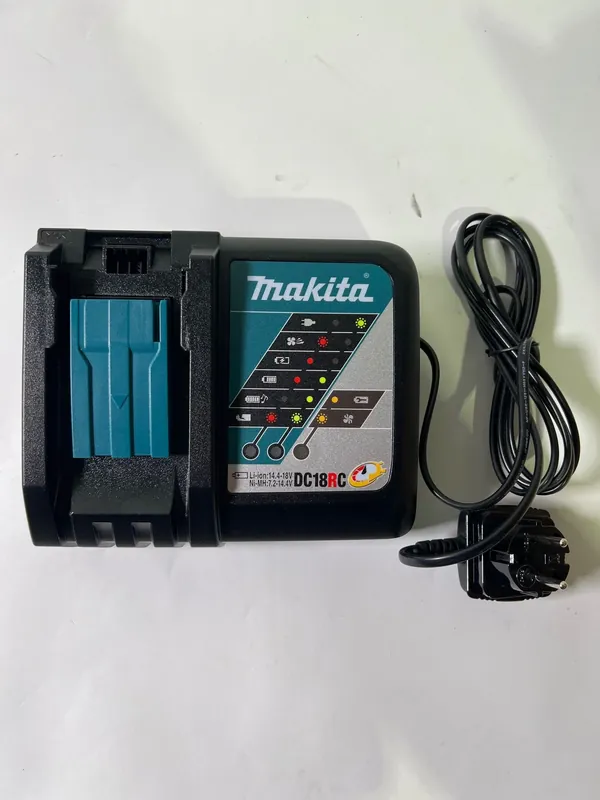 Super-Preis Makita DC 18 RC Akku Schnell Ladegerät 7,2 V - 18 V ( 195584-2 ) für Li-Ion Akku - Leicht Gebraucht