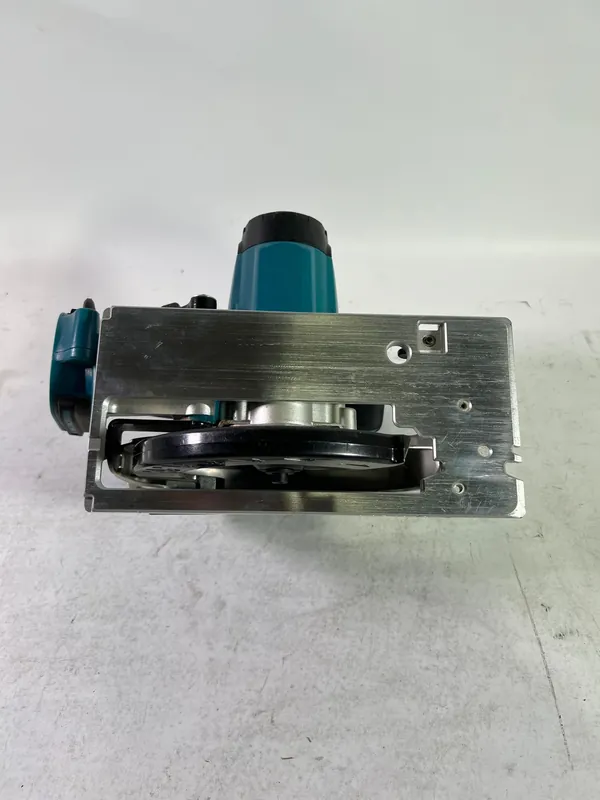 Makita DSS 611 Z Akku Handkreissäge 18 V 165 mm Solo - ohne Akku, ohne Ladegerät - Reparaturgerät Preisreduziert