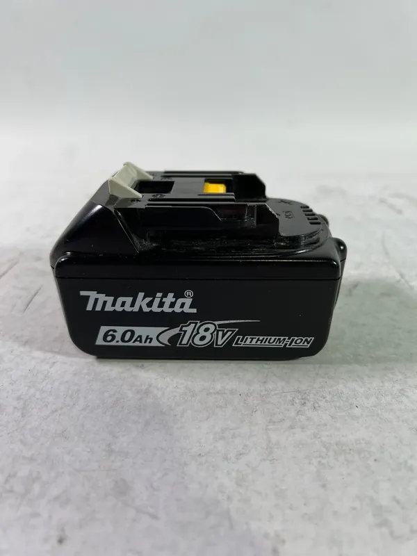Neue Ware Makita BL 1860 B 18 V - 6,0 Ah / 6000 mAh Li-Ion Akku mit LED - Anzeige ( 197422-4 ) - original, kein Nachbau - Reparaturgerät