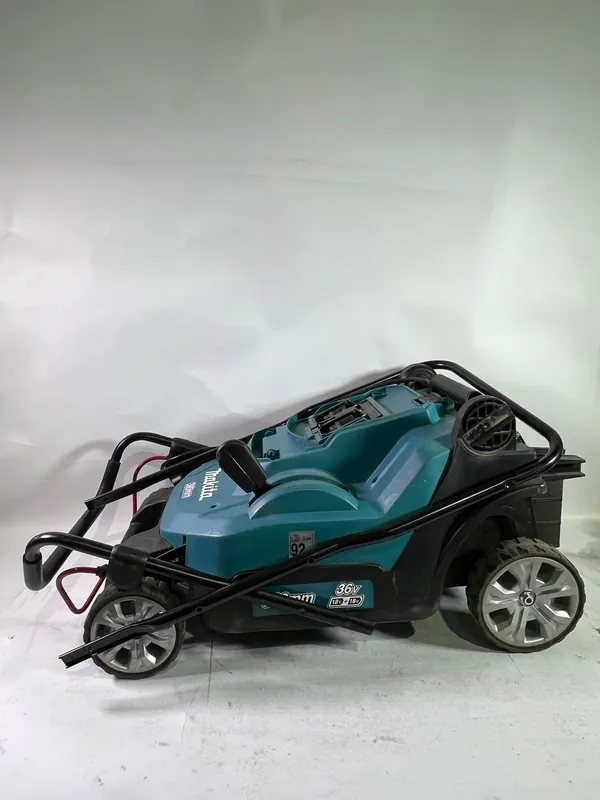 Makita DLM 382 Z Akku Rasenmäher 36 V ( 2x 18 V ) 38 cm 40 l Solo - ohne Akku, ohne Ladegerät - Reparaturgerät Neue Ware